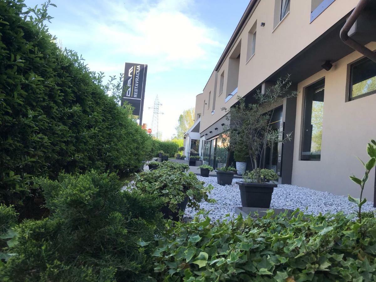 Dam Boutique Hotel & Restaurant Nova Gorica Bagian luar foto